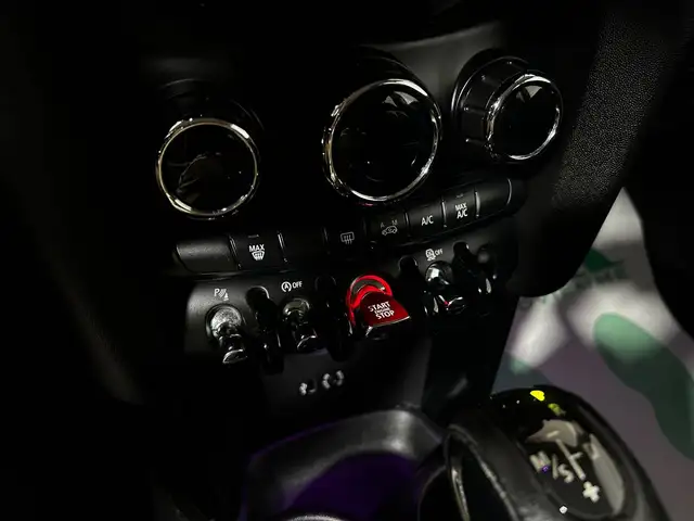 Mini Hatch view 16