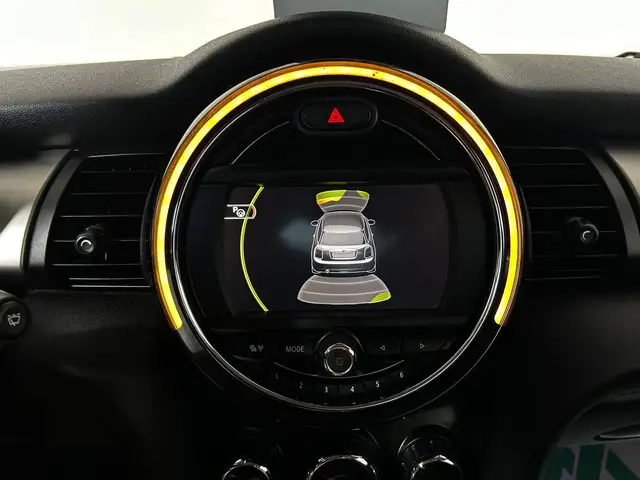 Mini Hatch view 12