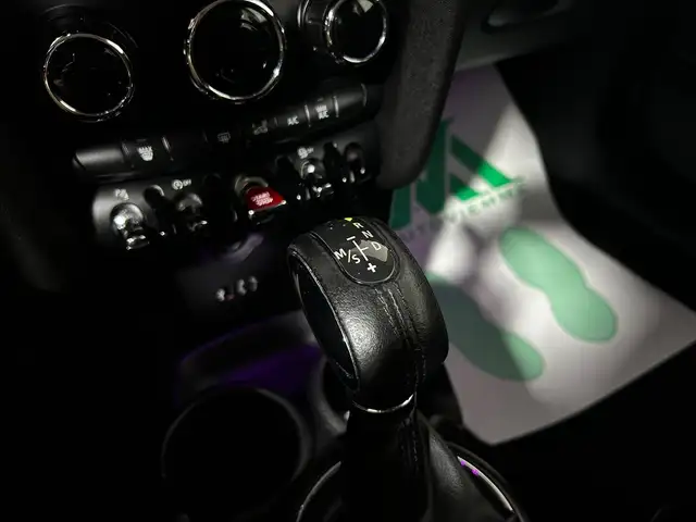 Mini Hatch view 17