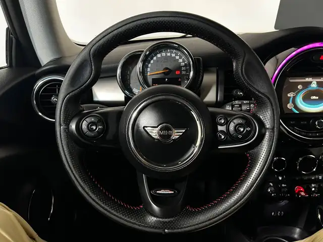 Mini Hatch view 10