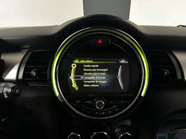 Mini Hatch view 14