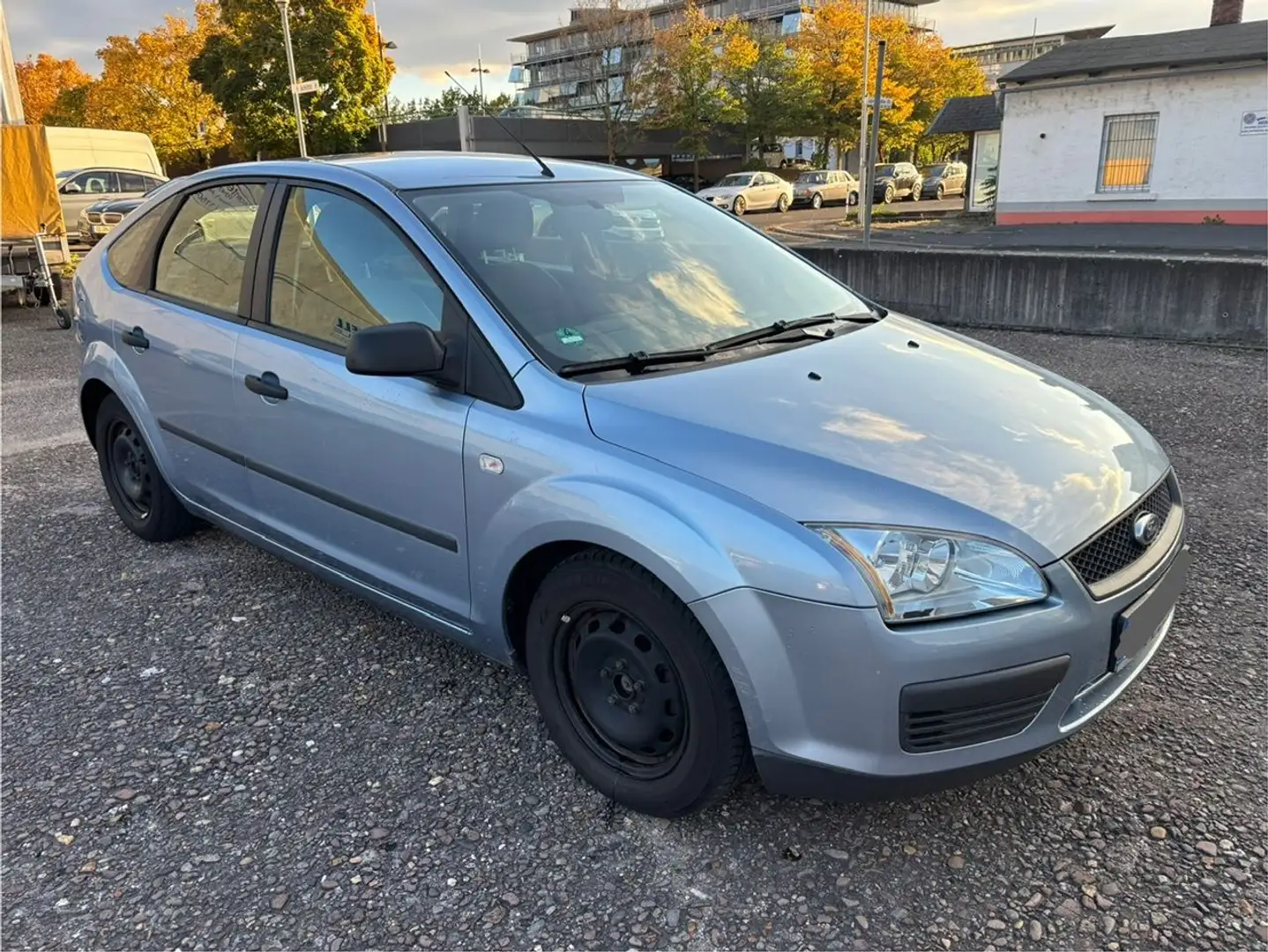 Ford Focus 1.4i Lim. Trend Klima ~ 5-Türig Bleu - 2