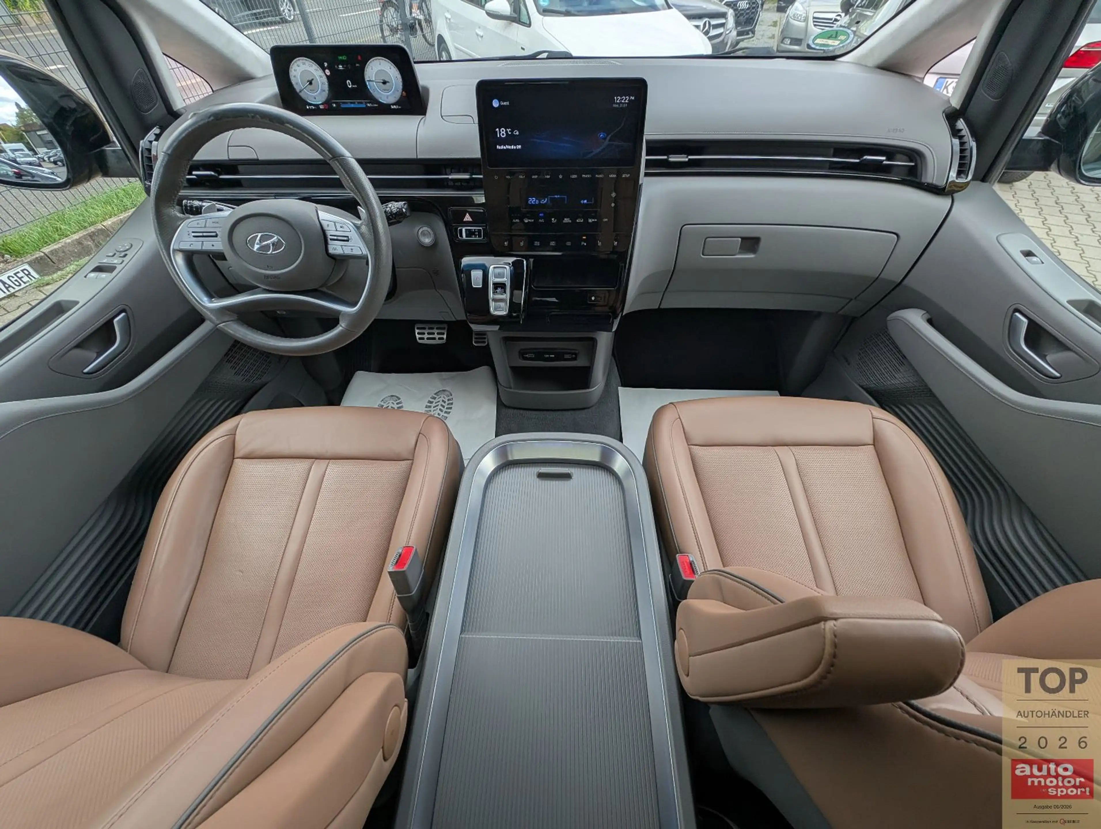 Hyundai STARIA 2.2 Signature 4WD*7Si*ACC*PANO*360°LED*SBL — photo 25