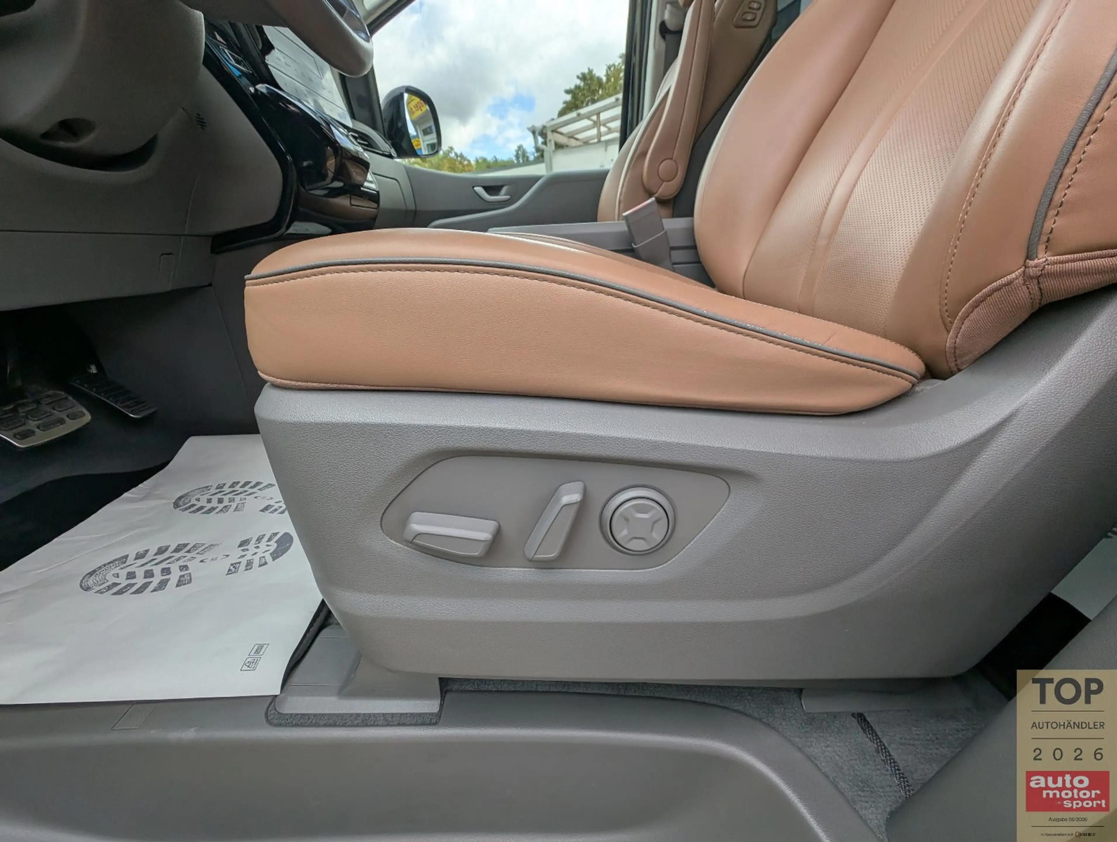 Hyundai STARIA 2.2 Signature 4WD*7Si*ACC*PANO*360°LED*SBL — photo 30