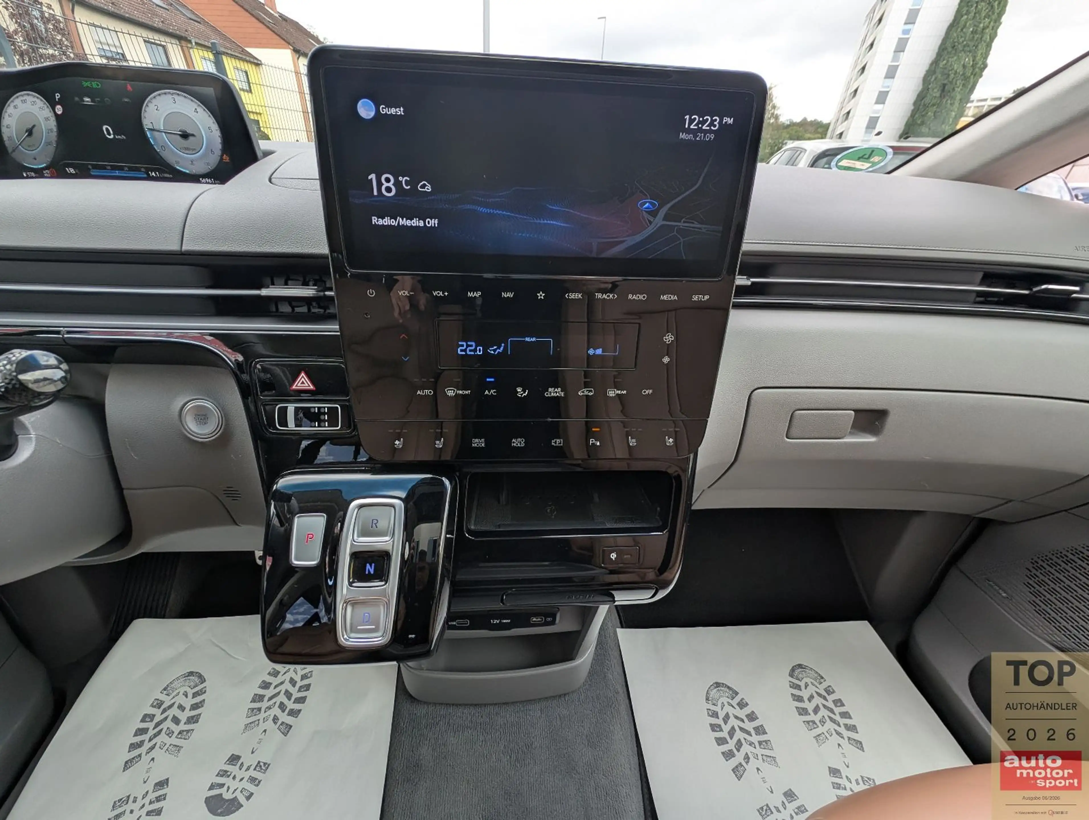 Hyundai STARIA 2.2 Signature 4WD*7Si*ACC*PANO*360°LED*SBL — photo 27