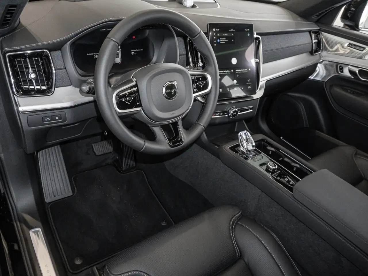 Volvo XC90 Ultra Black Edition Recharge Plug-In Hybrid AWD 7- 6