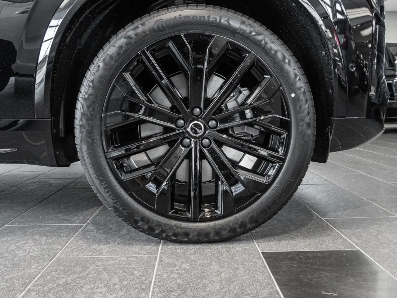 Volvo XC90 Ultra Black Edition Recharge Plug-In Hybrid AWD 7- 3