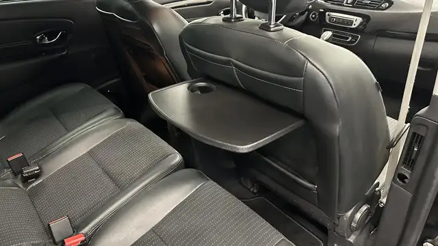 Renault Scenic view 18
