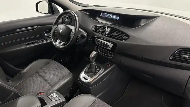 Renault Scenic view 15