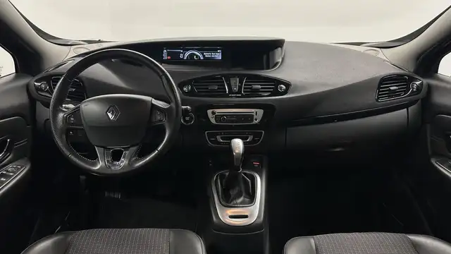 Renault Scenic view 3