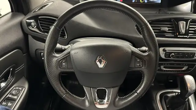 Renault Scenic view 24