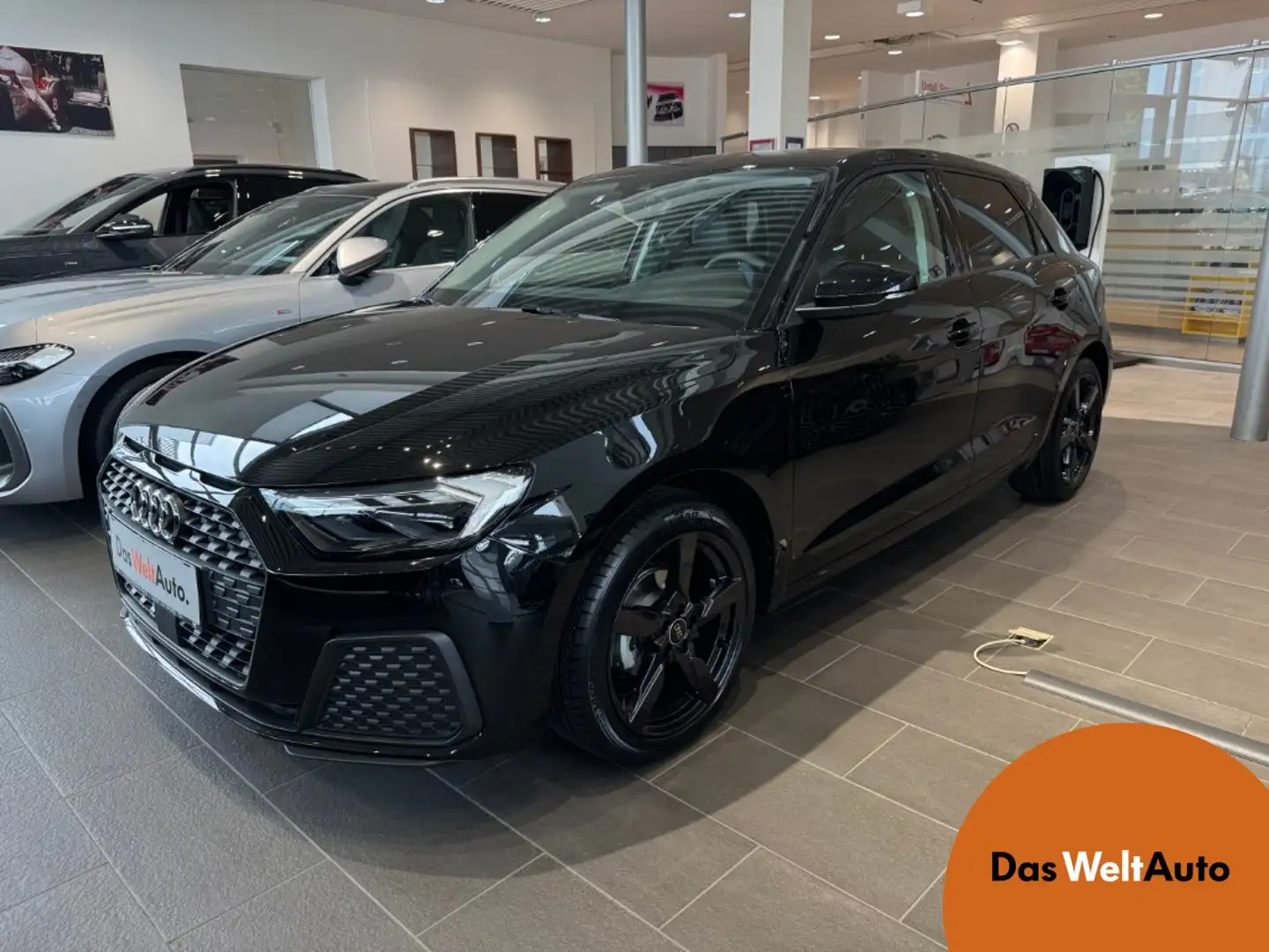 Audi A1 25 TFSI intense Schwarz - 1