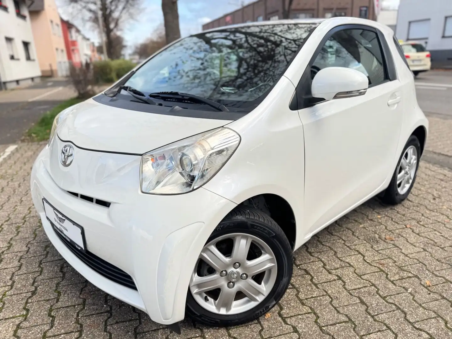 Toyota iQ *AUTOMATIK*KAMERA*KLIMA*PDC*SITZHEIZUNG* Fehér - 1