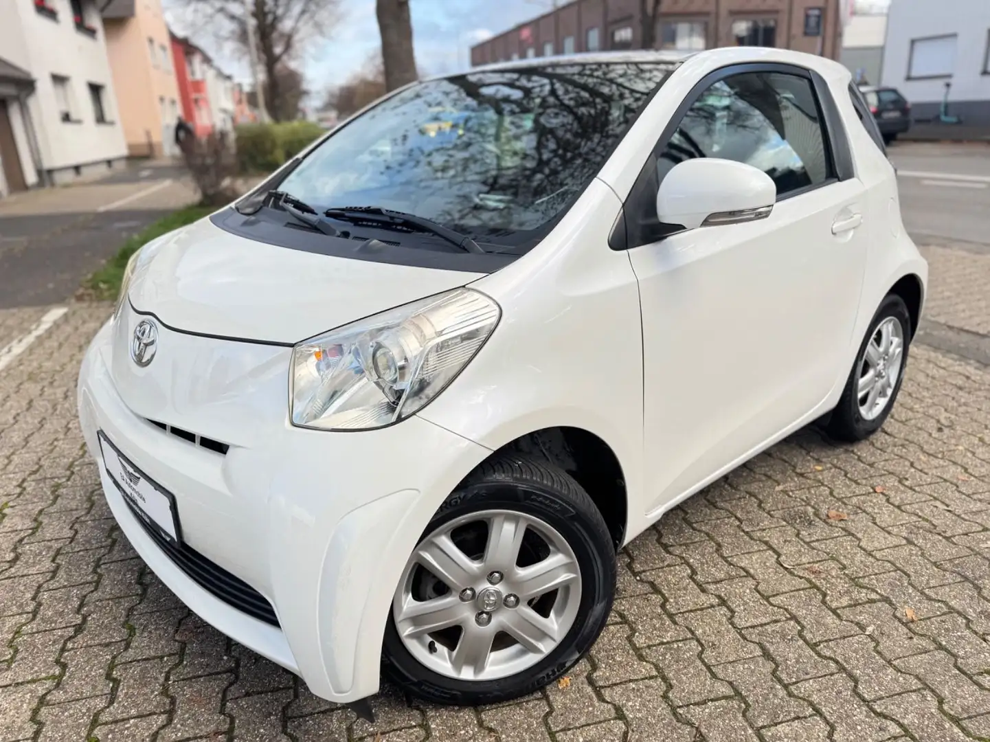 Toyota iQ *AUTOMATIK*KAMERA*KLIMA*PDC*SITZHEIZUNG* Fehér - 2