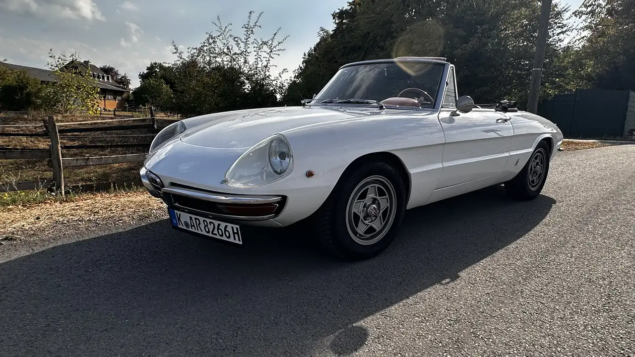 Alfa Romeo Spider 1750 Rundheck, foto 1