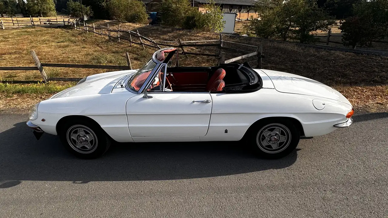 Alfa Romeo Spider 1750 Rundheck, foto 2
