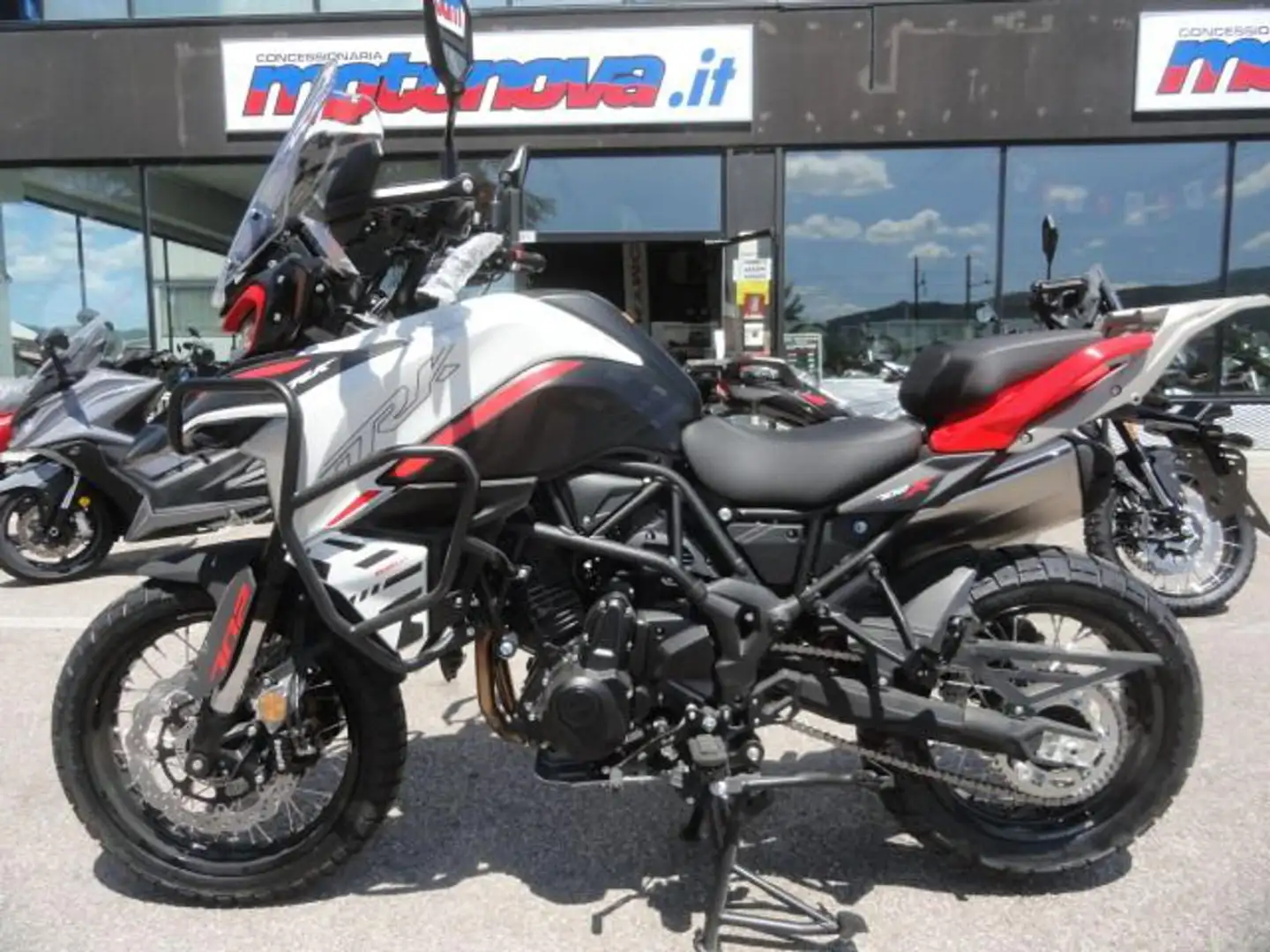 Benelli TRK 702 TRK 702 X EU 5 + mod. 2026 Bianco - 1