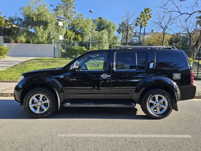 Nissan Pathfinder 2.5dCi LE Aut. DPF