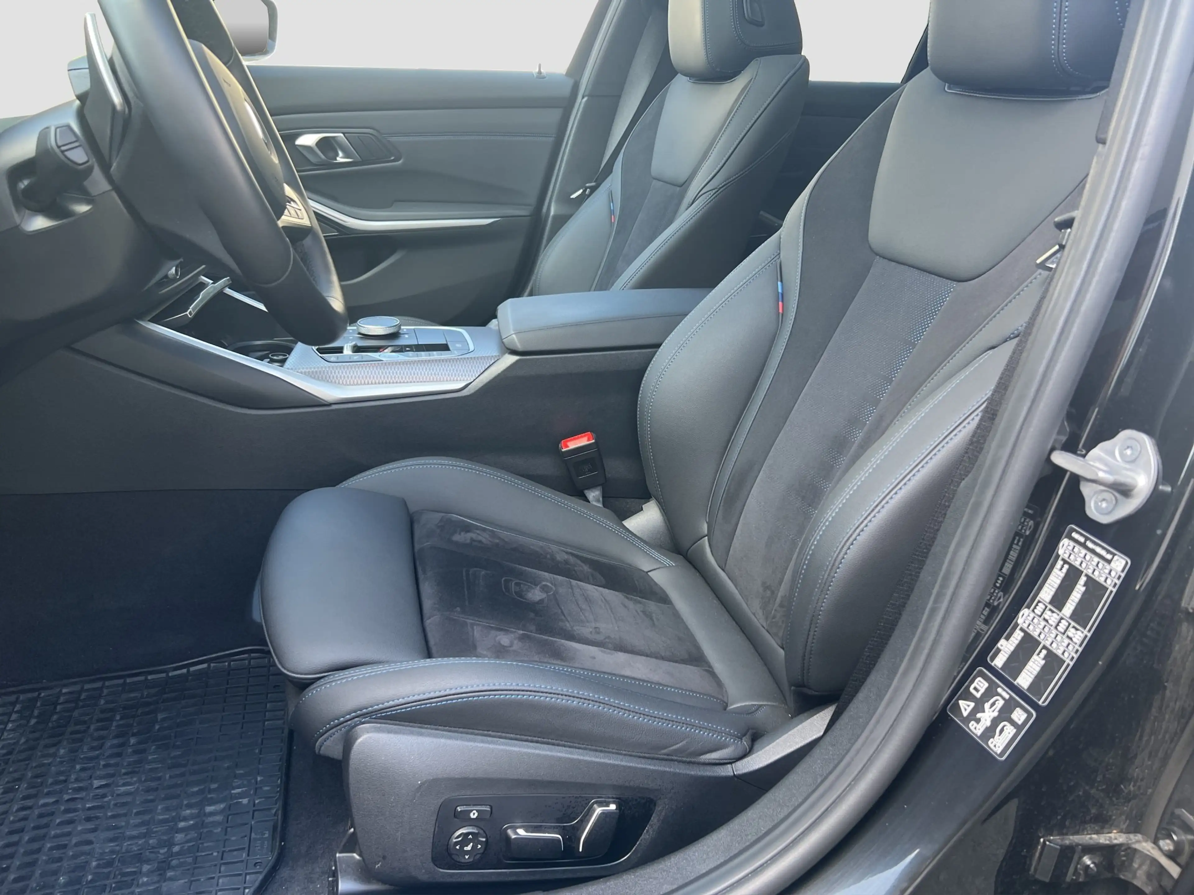 BMW M3 xDrive Touring PanoSD HiFi H-K ParkAss. — photo 11
