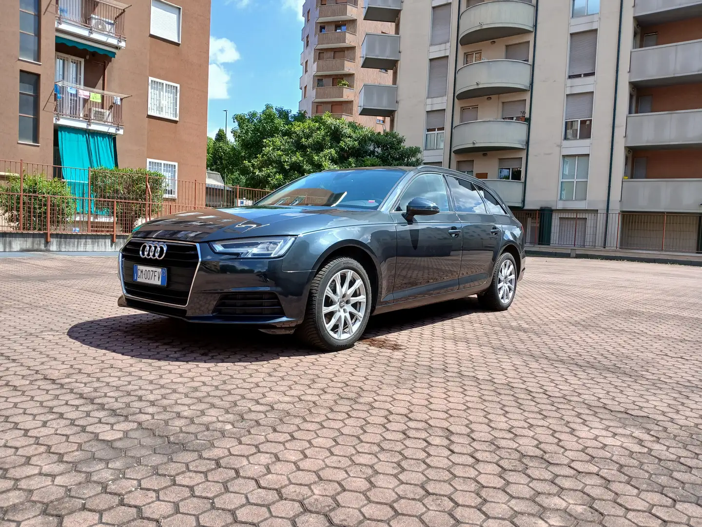 Audi A4 A4  40 2.0 g-tron S line edition 170cv s-tronic - 1