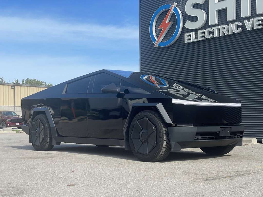2024 Tesla Cybertruck AWD FOUNDATION SERIES | 1 Owner | Clean! — photo 1