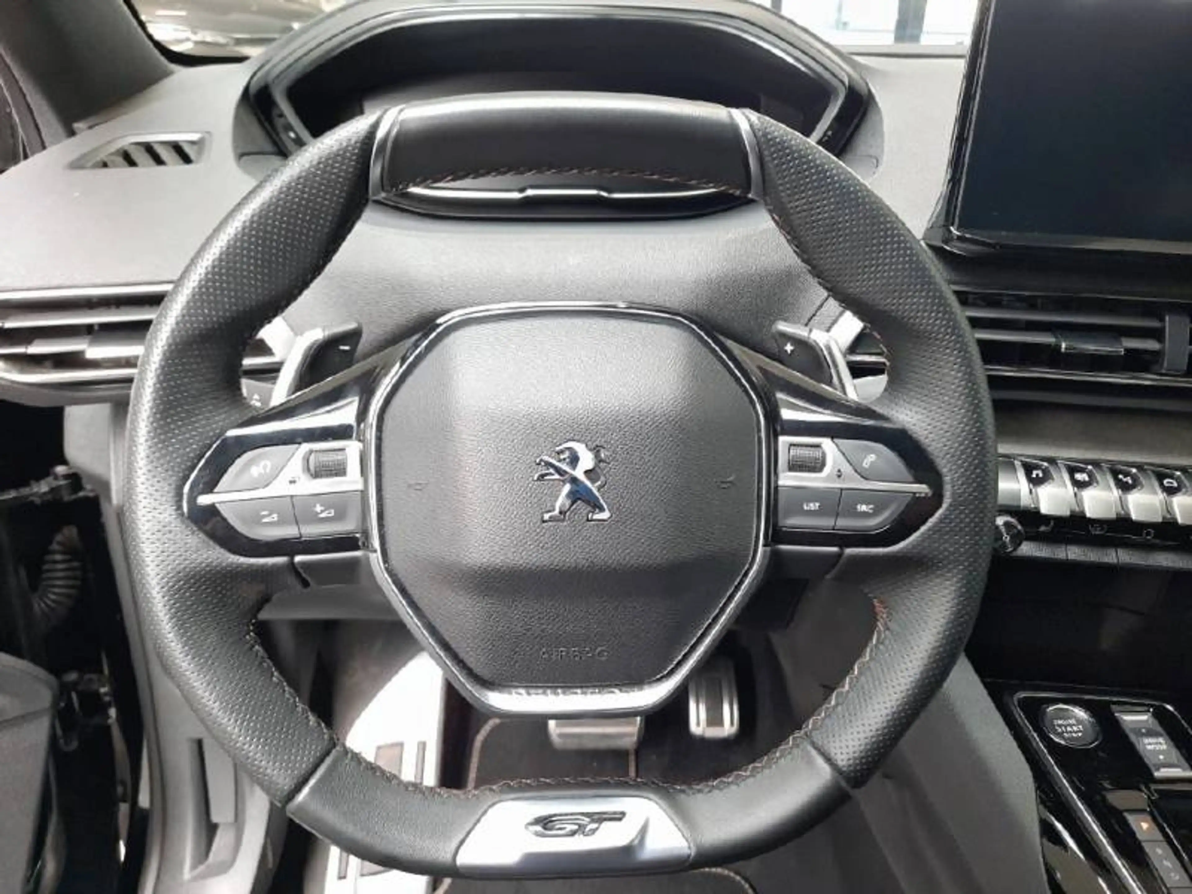 Peugeot 5008 2 1.2 PureTech 96kW S&S EAT8 GT — photo 14