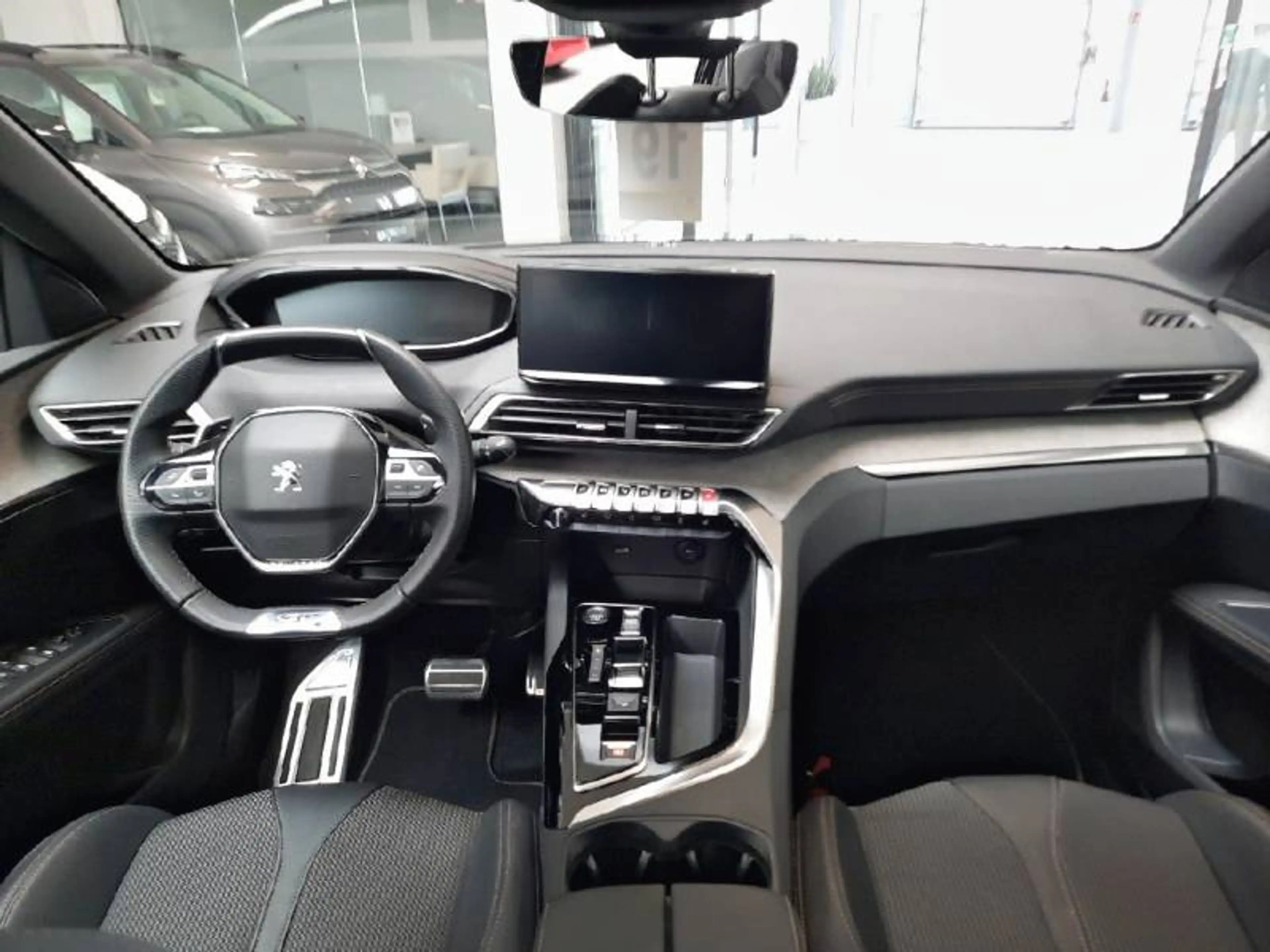 Peugeot 5008 2 1.2 PureTech 96kW S&S EAT8 GT — photo 8