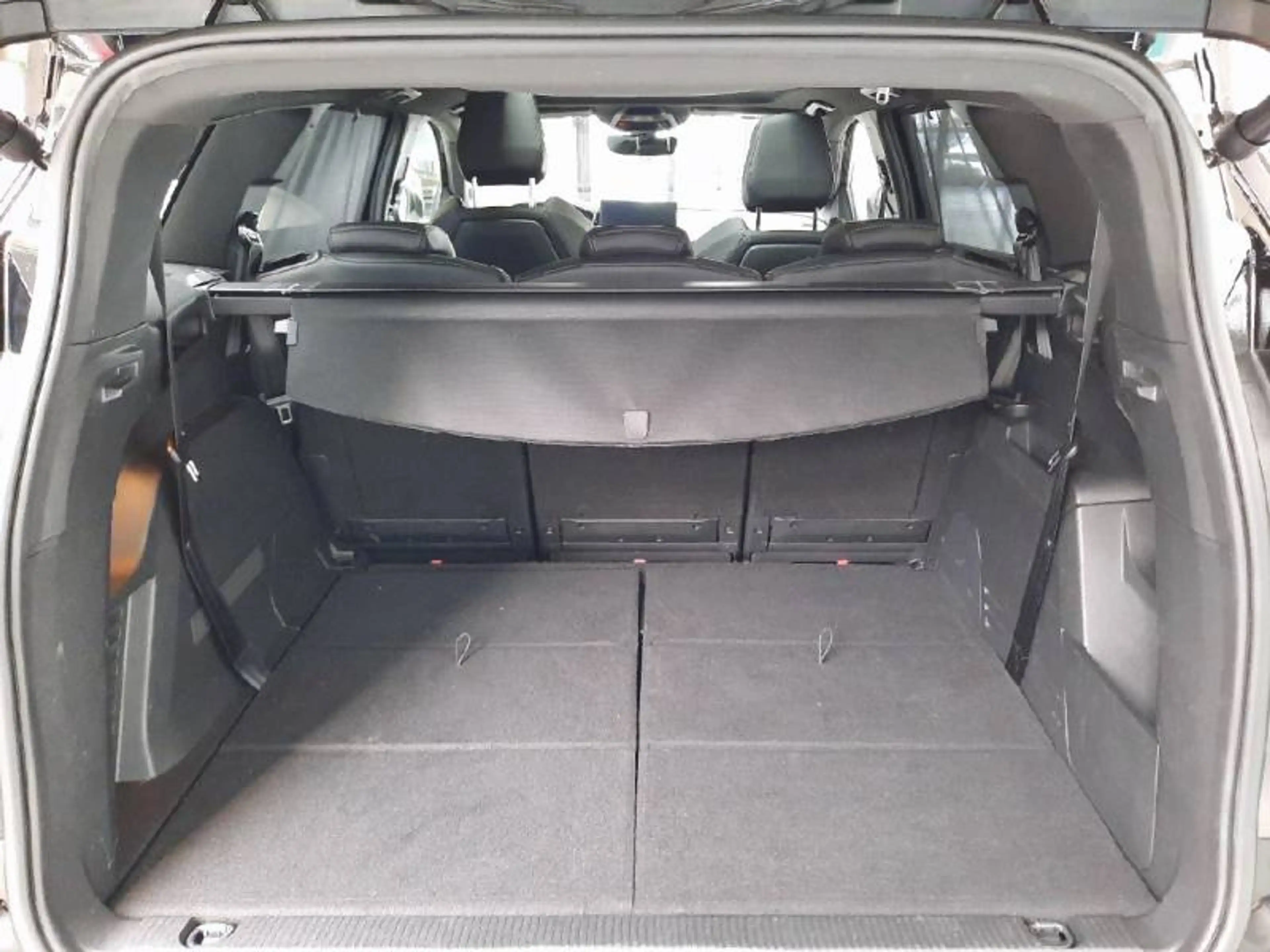Peugeot 5008 2 1.2 PureTech 96kW S&S EAT8 GT — photo 6