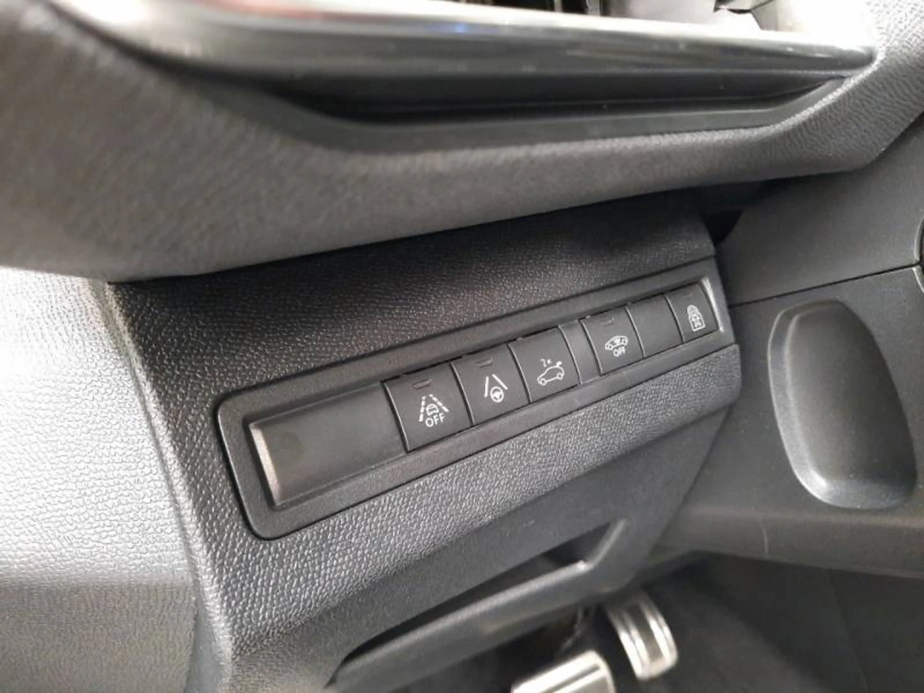 Peugeot 5008 2 1.2 PureTech 96kW S&S EAT8 GT — photo 13