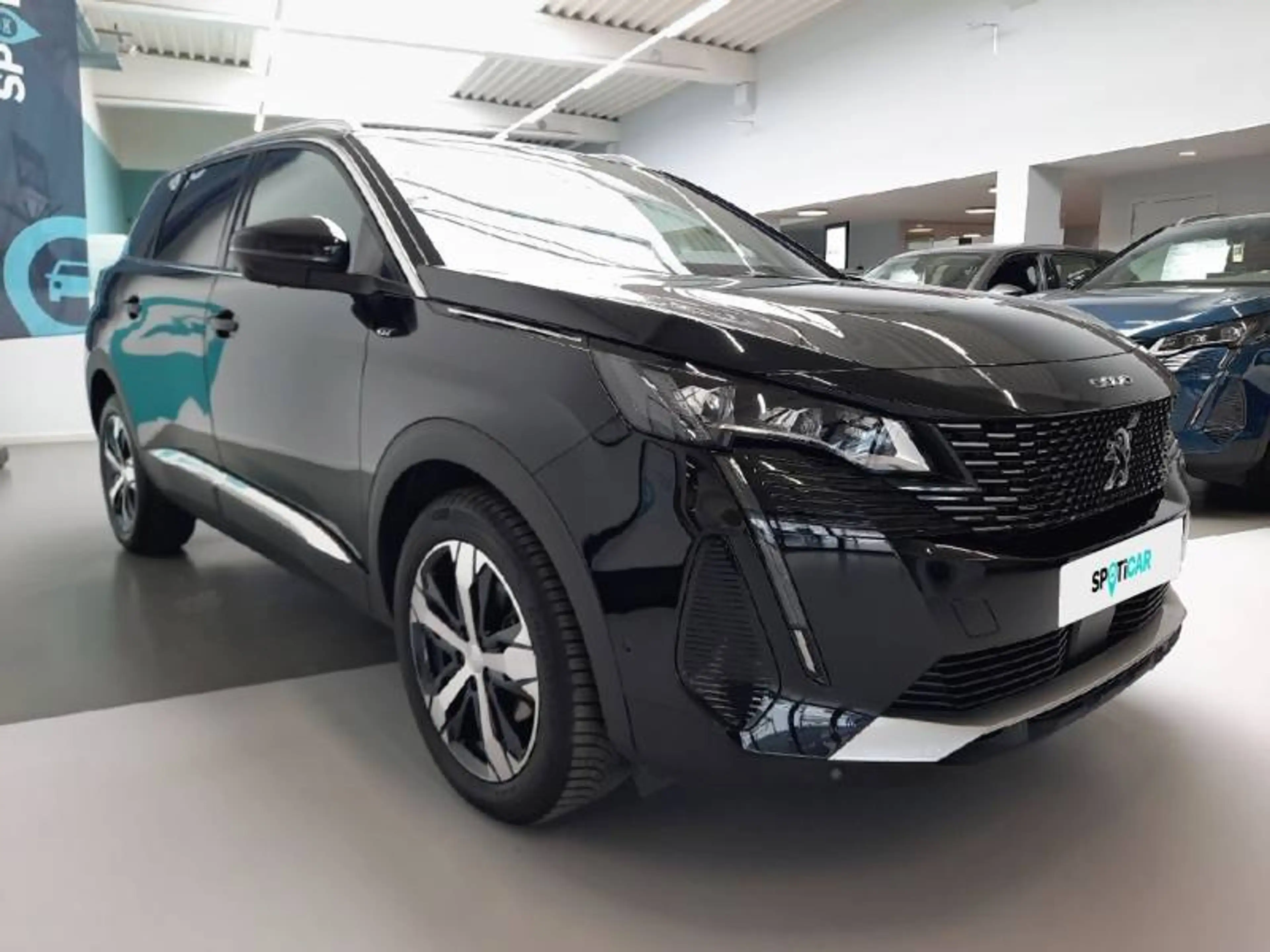 Peugeot 5008 2 1.2 PureTech 96kW S&S EAT8 GT — photo 3