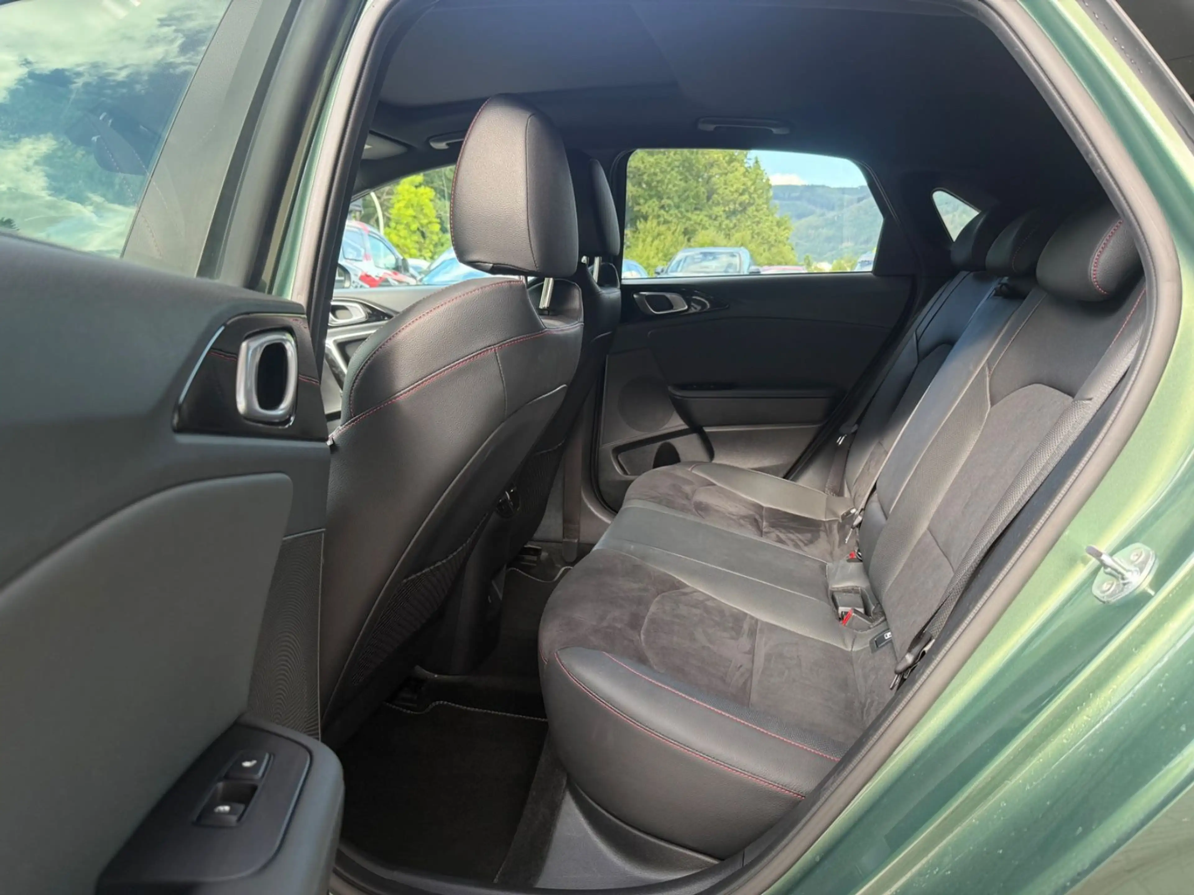 Kia Ceed / cee'd Ceed GT Black Style *JBL *App *DAB *Pano — photo 13