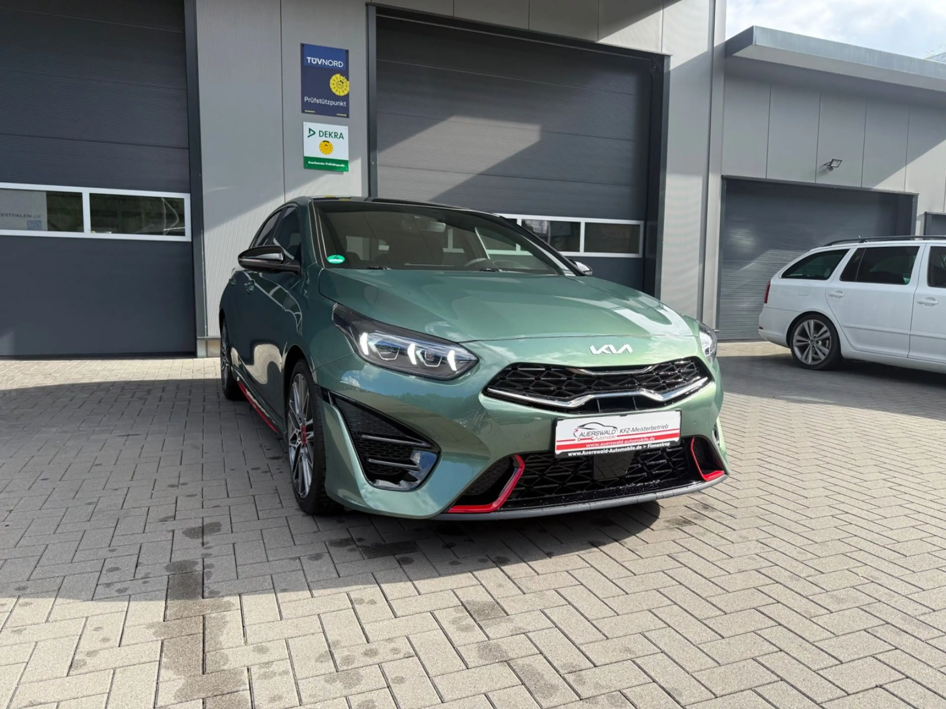 Kia Ceed / cee'd Ceed GT Black Style *JBL *App *DAB *Pano — photo 3
