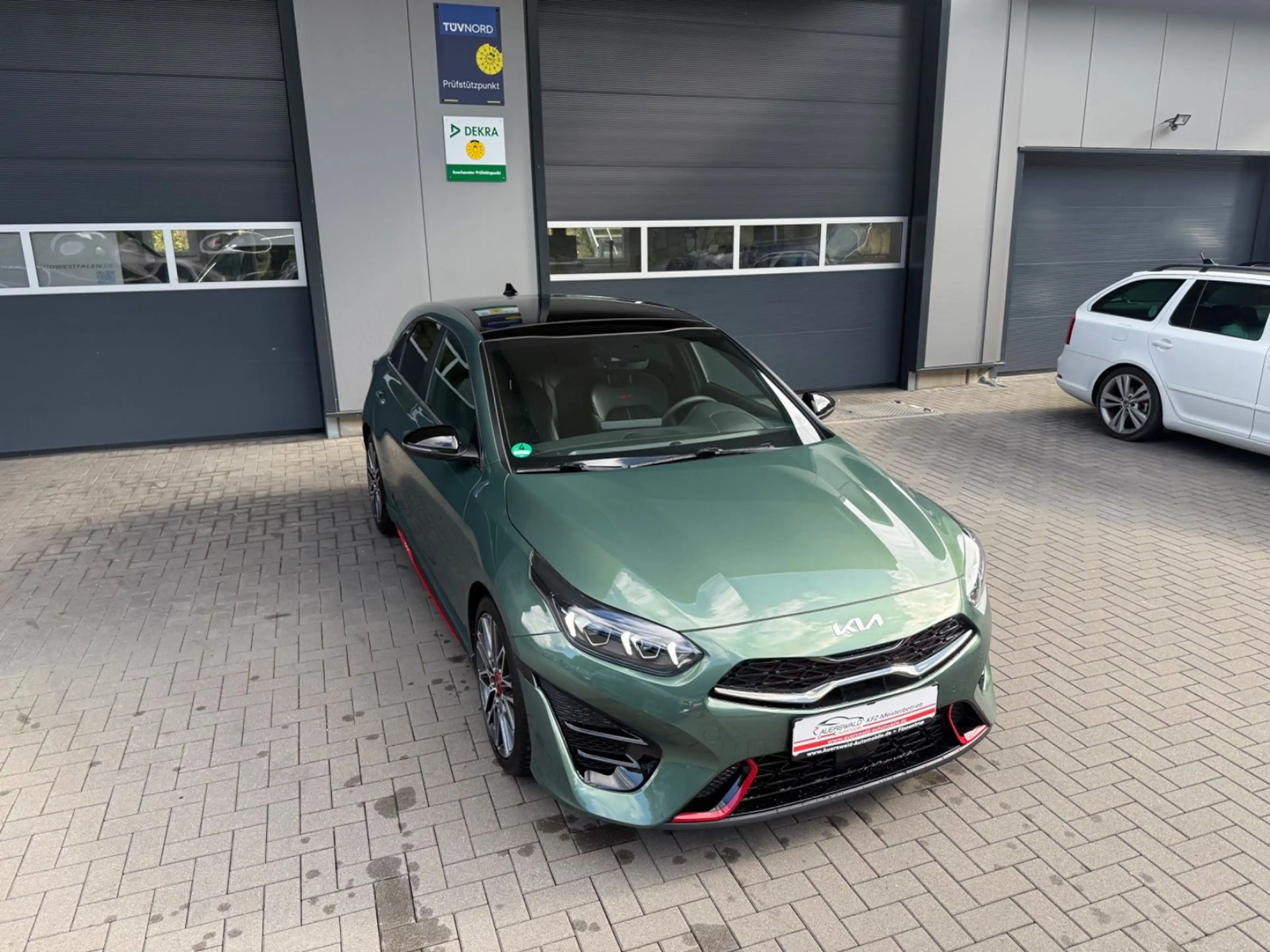 Kia Ceed / cee'd Ceed GT Black Style *JBL *App *DAB *Pano — photo 4