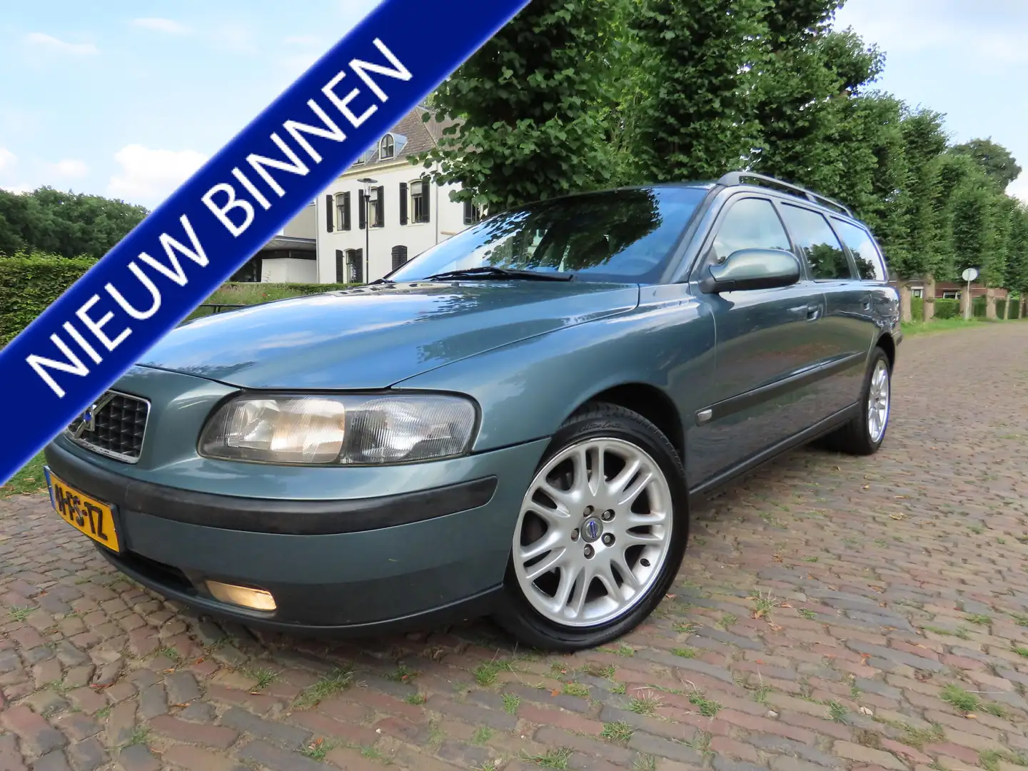 Volvo V70 2.4 Comfort Line 141 PK!! Ecc Cruisecontrol Leer A Vert - 1
