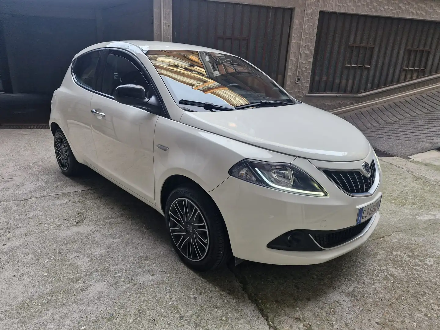 Lancia Ypsilon Ypsilon III 2021 1.0 firefly hybrid Gold s Blanc - 2