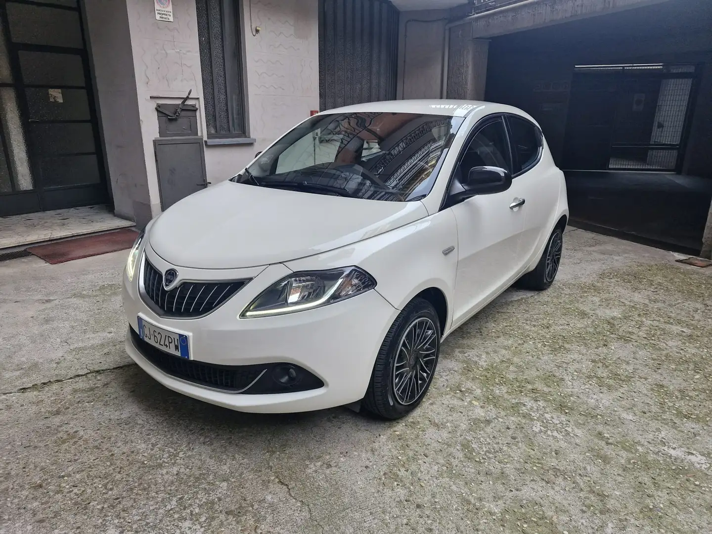 Lancia Ypsilon Ypsilon III 2021 1.0 firefly hybrid Gold s Blanc - 1