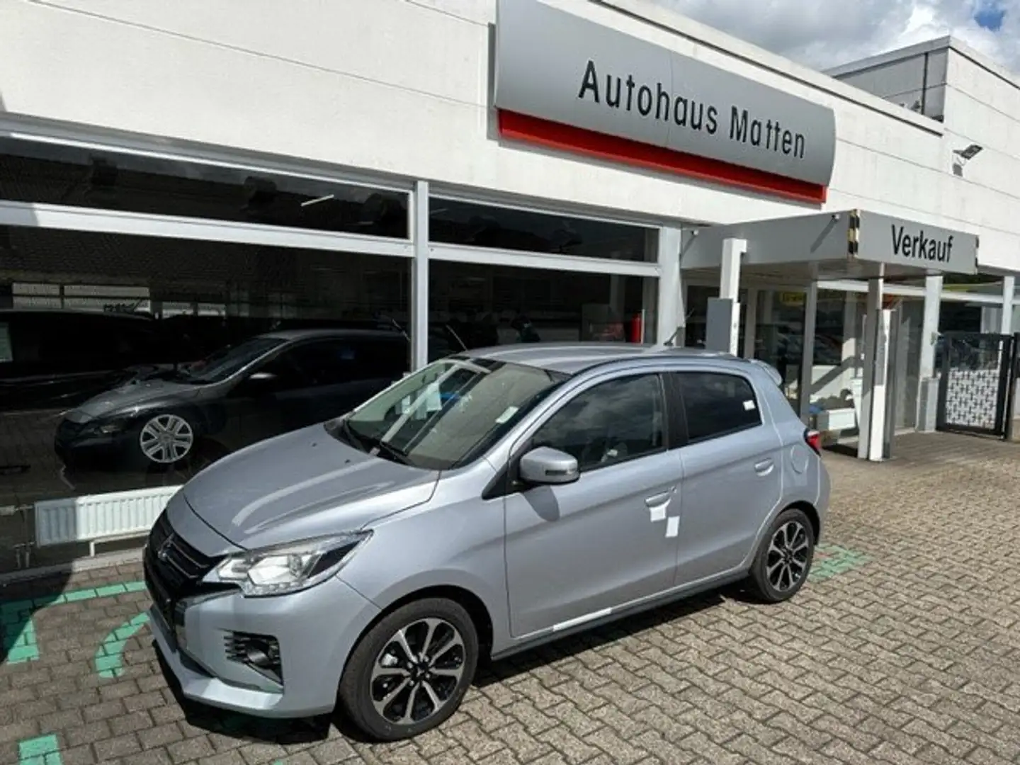 Mitsubishi Space Star Select + CVT Silber - 1