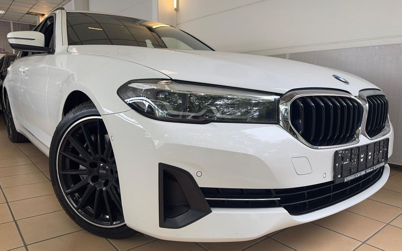 BMW 530 d 1.Hand  LED Digital HuD Kamera Ambiente CarPlay
