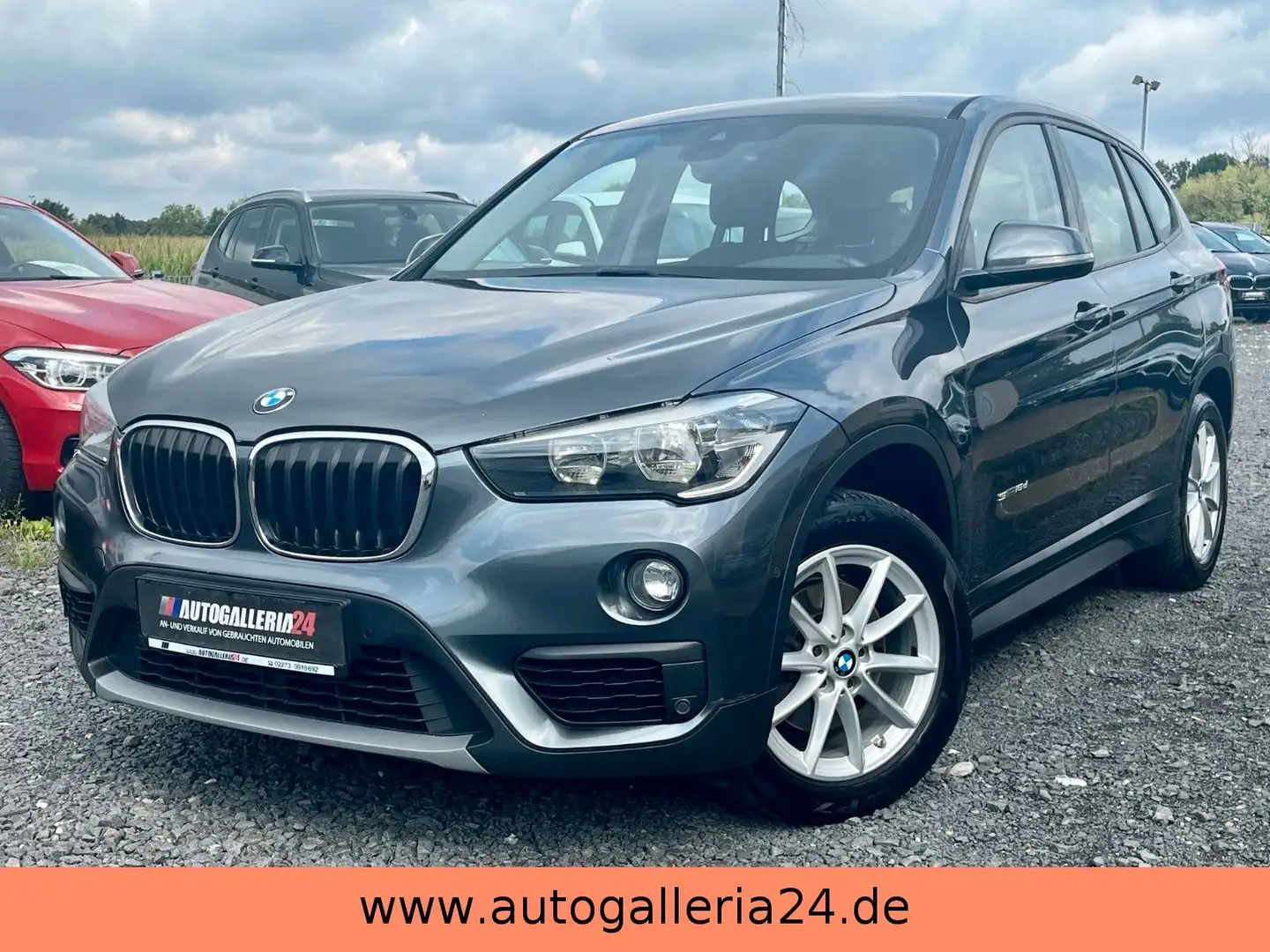BMW X1 sDrive18d Advantage Navi Tempomat SPORTSITZE Grau - 1