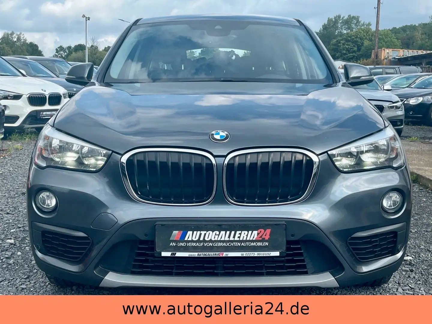 BMW X1 sDrive18d Advantage Navi Tempomat SPORTSITZE Grau - 2