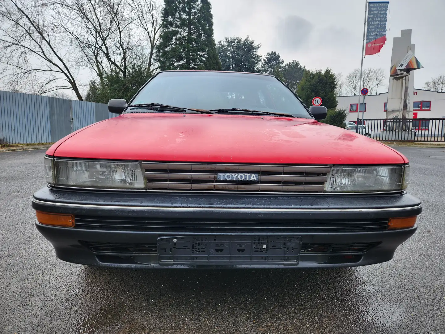 Toyota Corolla Liftback 1.3 XLi Rood - 2