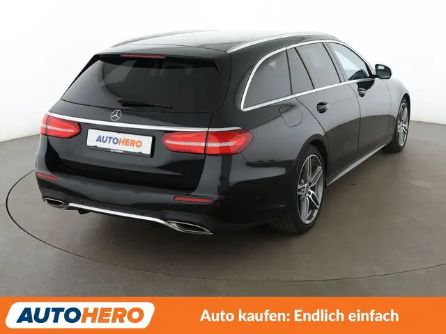 Mercedes-Benz 250 view 6