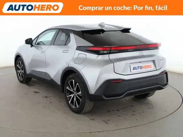 Toyota C-HR view 4