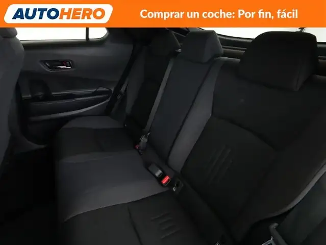 Toyota C-HR view 15
