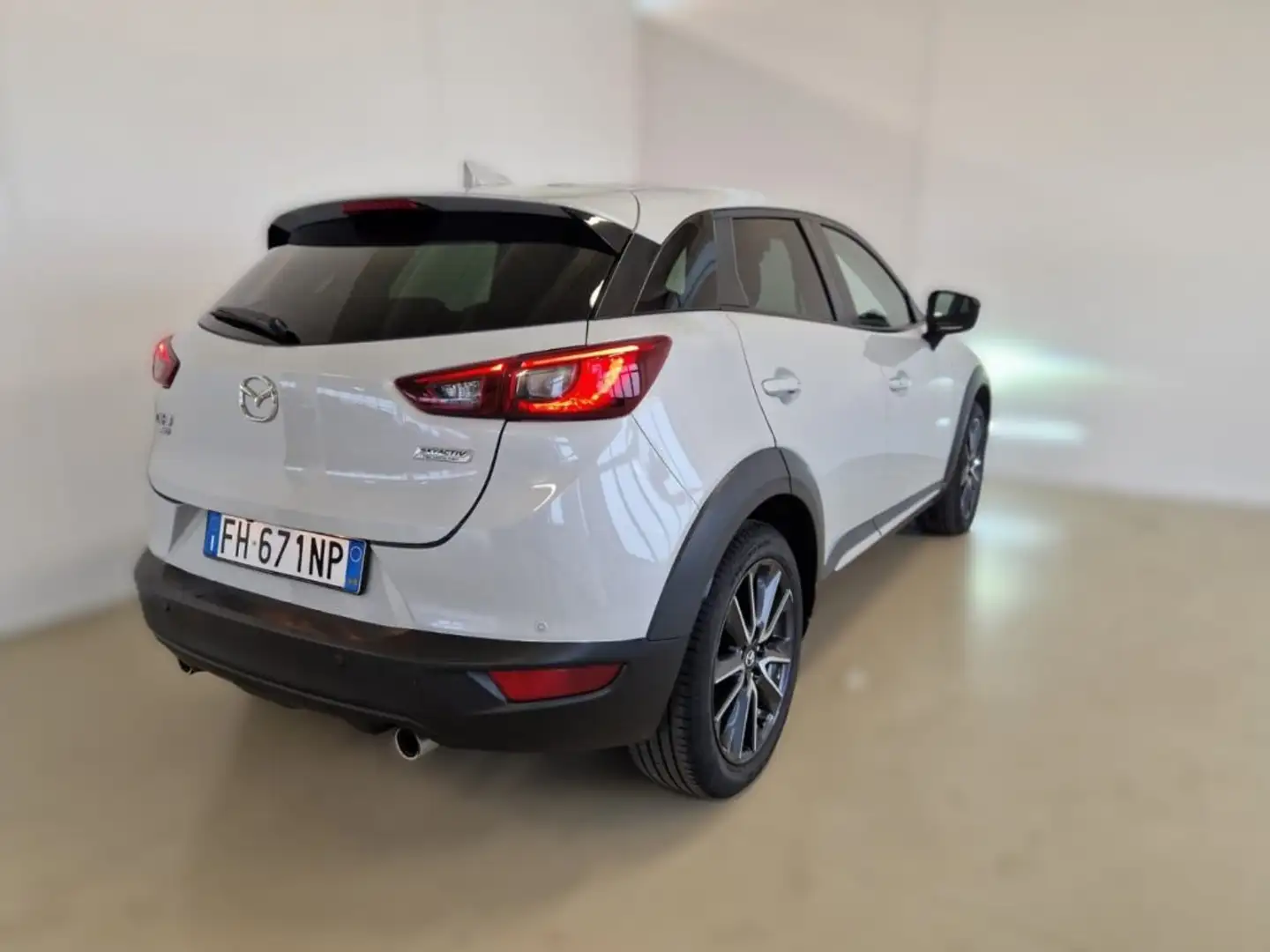 Mazda CX-3 2.0L Skyactiv-G AWD Exceed Grau - 2