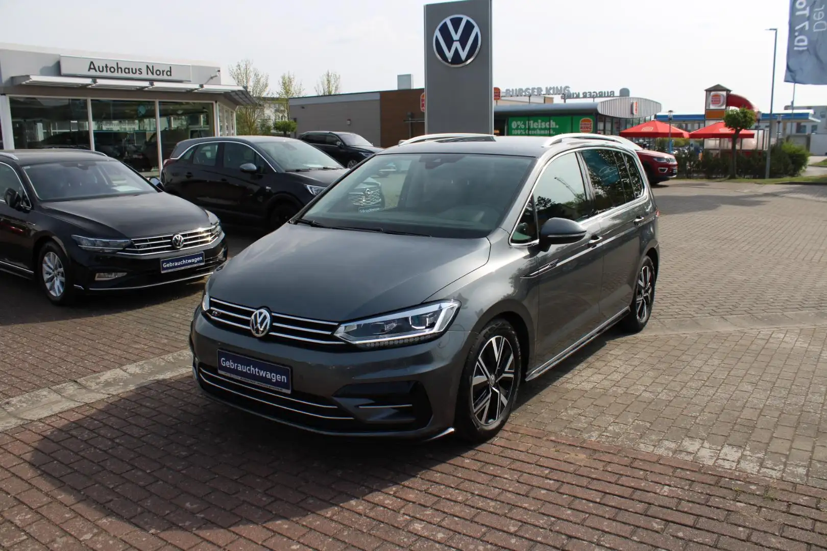 Volkswagen Touran Highline 2.0 TDI+R-LINE+DSG+NAVI+LED-LICHT+ACC+ Grau - 1