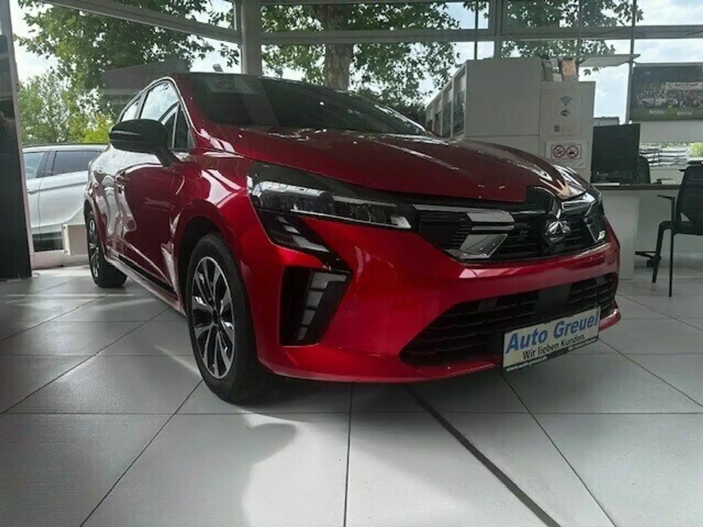 Mitsubishi Colt Plus Lagerwagen Rouge - 2