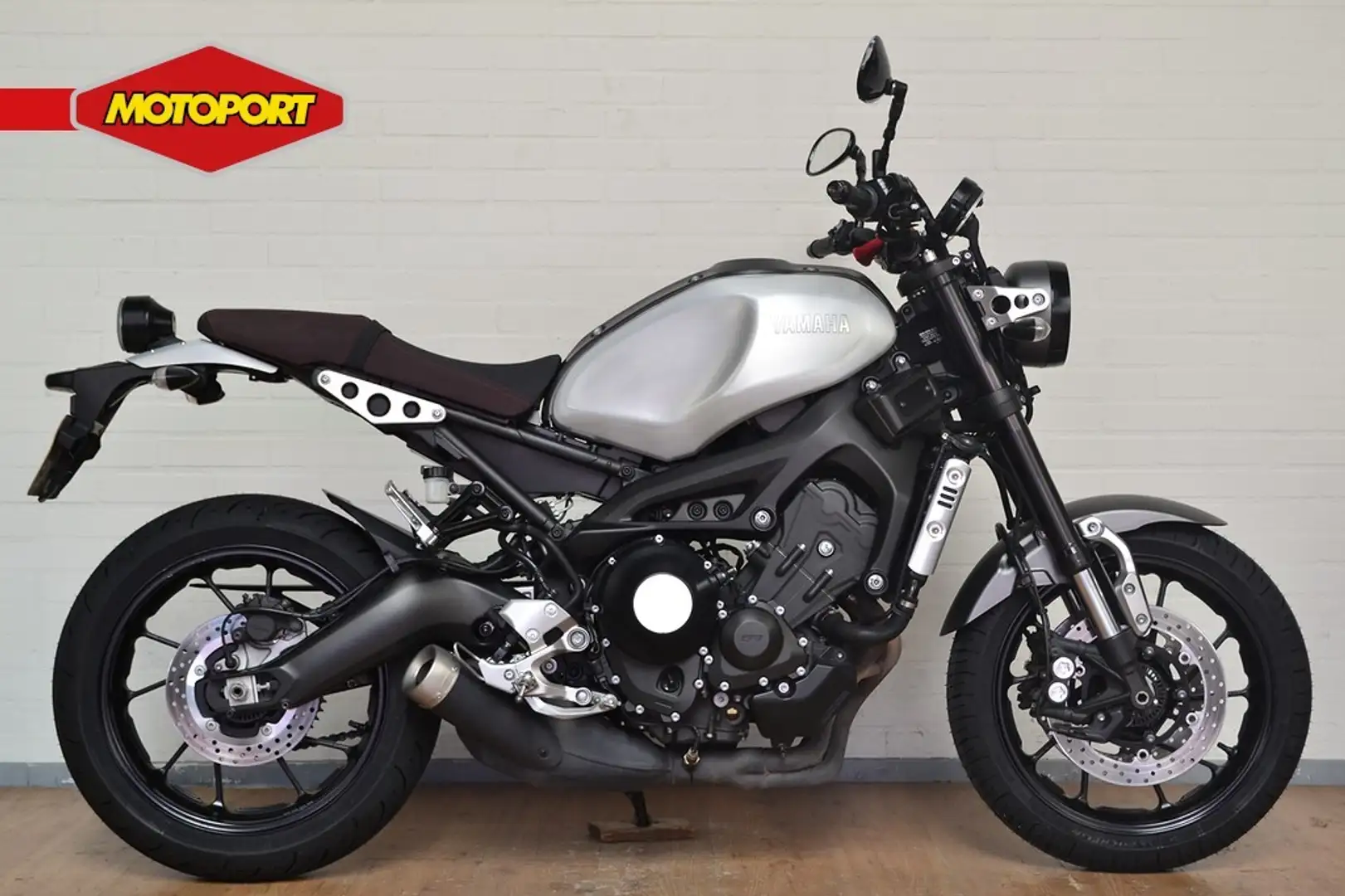 Yamaha XSR 900 Gris - 1