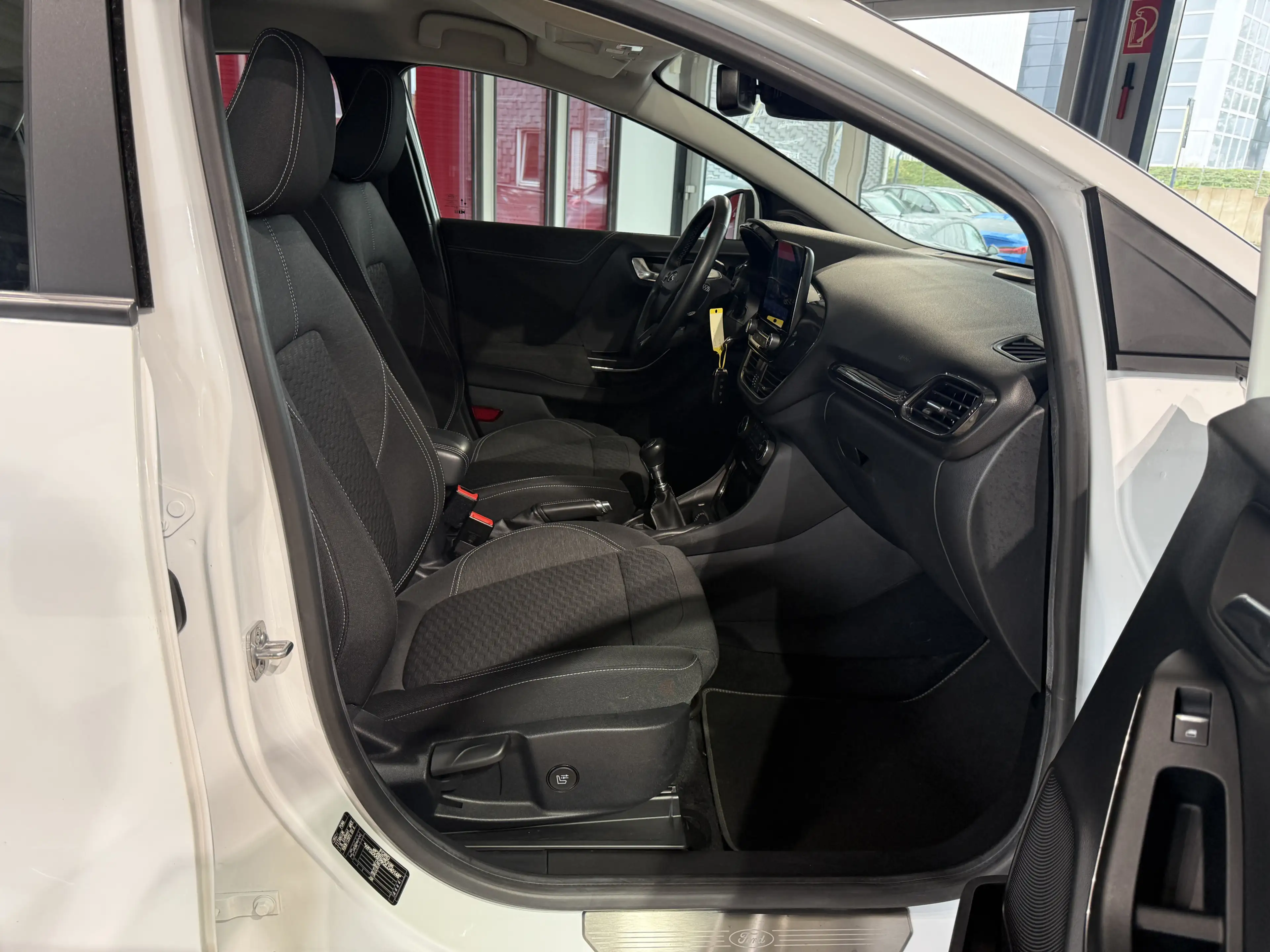 Ford Puma 1.0 EcoBoost Titanium — photo 14