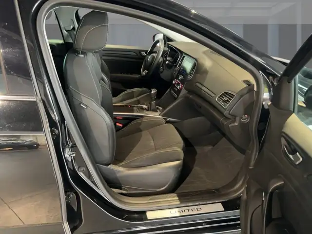 Renault Megane view 8